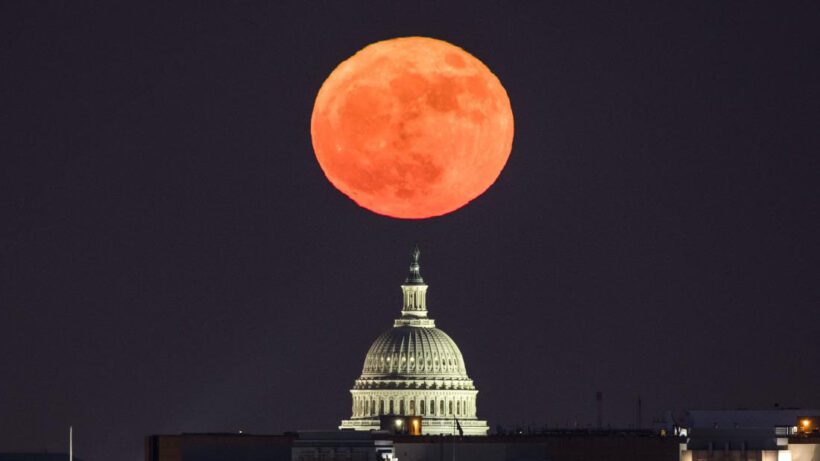Hình ảnh mặt trăng máu